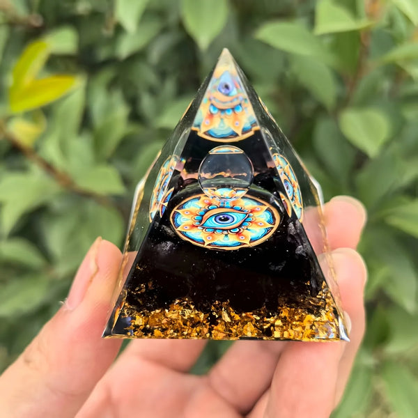 https://ae01.alicdn.com/kf/Sc81cc66fb5a843bfb4fc669810d5a572k/Elegant-Home-Decor-Lapis-Lazuli-Ball-And-Pyramid-Crystal-Bright-Blue-Geometric-Design-with-Golden-Black.jpg
